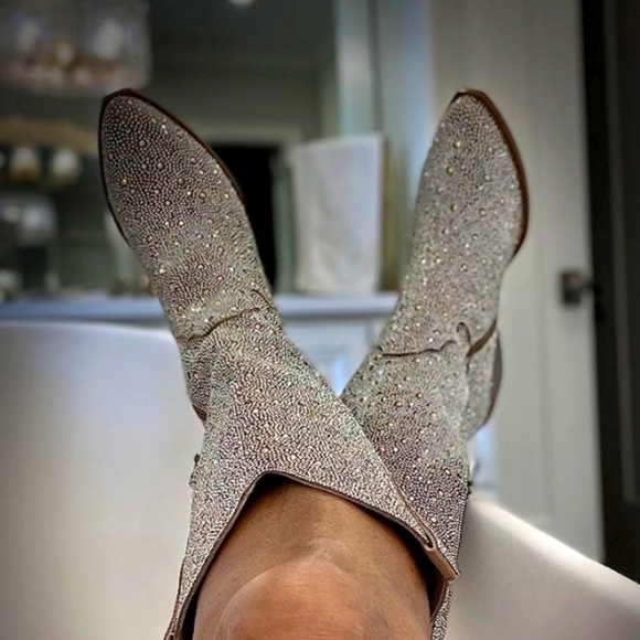 Glittery, rhinestone boots, multiple sizes taylor boots - Picture 4 of 8